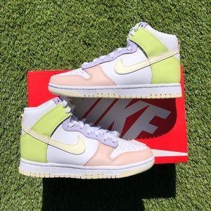 Womens Nike Dunk High